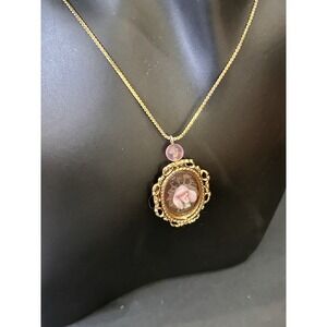 Vintage Gold Tone Rose Cameo Pendant Necklace